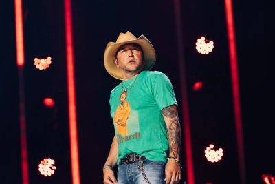 Jason Aldean’s ‘Try That In A Small Town’ Tops Hot Country Songs Chart, Hits No. 2 On Billboard Hot 100 Amid Backlash - etcanada.com - USA - Tennessee - city Small - city Cincinnati - Columbia, state Tennessee - county Maury