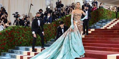 Blake Lively Snuck Behind Ropes To Fix Her Met Gala Gown That's On Display at Kensington Palace - www.justjared.com - Canada - city Sandberg