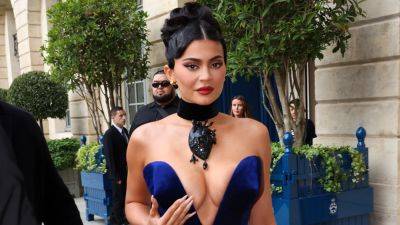 Kylie Jenner Confirms She Got a Boob Job After Years of Denials, Expresses Regret - www.etonline.com