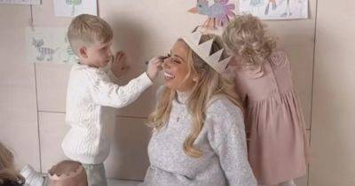 Stacey Solomon shares emotional 'reminder' to herself as she's seen working with baby Belle - www.manchestereveningnews.co.uk