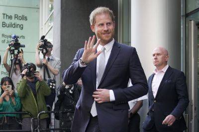 Judge Allows Prince Harry’s Snooping Lawsuit Against Publisher Of The Sun Tabloid To Go To Trial - etcanada.com