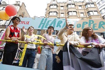 ‘Heartstopper’ Cast Have The Best Response To Anti-LGBTQ+ Protesters As They Party At London Pride - etcanada.com - New York - Houston - county Love