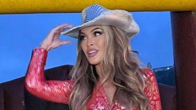 Chrishell Stause Throws Rodeo-Themed Party With 'Selling Sunset' Co-Stars and G Flip - www.etonline.com - Los Angeles