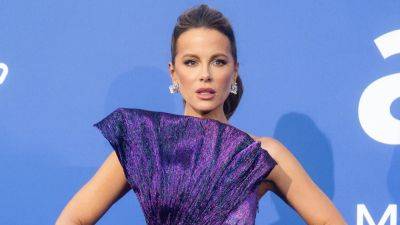 Kate Beckinsale Dresses Like Playboy Bunny to Ring in Her 50th Birthday - www.etonline.com