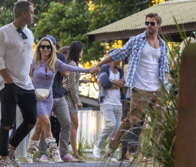 Chris Hemsworth And Matt Damon Enjoy Lunch Date In Australia With Wives Elsa Pataky And Luciana Barroso - etcanada.com - Australia - county Bay