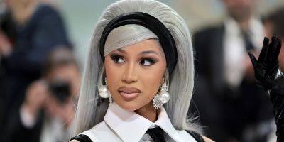 Cardi B Reportedly Asked Concert Crowd to 'Splash' Her With Water Amid Microphone Throwing Incident; Fan Files Battery Charges - www.justjared.com - USA - Las Vegas