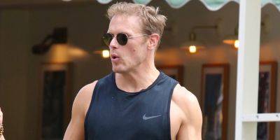 Sam Heughan Shows Off Muscles After Workout in NYC - www.justjared.com - New York
