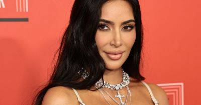 Kim Kardashian leaves family speechless after ‘pregnancy’ tease during group dinner - www.ok.co.uk - Chicago