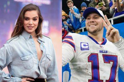 Hailee Steinfeld And Josh Allen Pack On The PDA During Mexican Vacation - etcanada.com - New York - Mexico