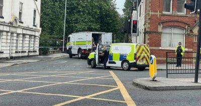 Controlled explosion carried out after 'suspicious package' found at Jobcentre - www.manchestereveningnews.co.uk - Manchester