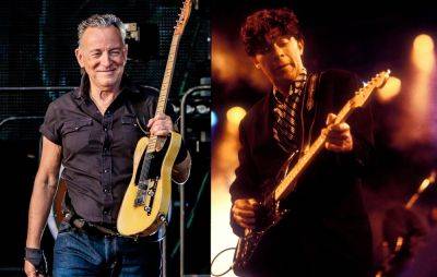Bruce Springsteen pays tribute to Robbie Robertson as he kicks off US tour - www.nme.com - USA - Chicago