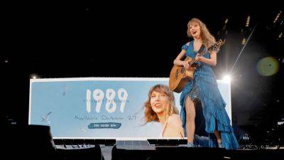 Taylor Swift Announces '1989 (Taylor's Version)' During Final Los Angeles 'Eras Tour' Show - www.etonline.com - Los Angeles - Los Angeles