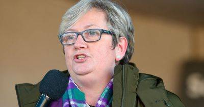 Joanna Cherry claims SNP criticism of her views on 'gender identity theory' is 'homophobic' - www.dailyrecord.co.uk - Britain