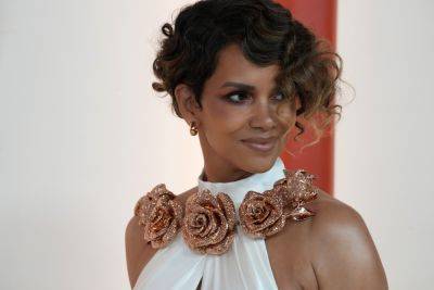 Halle Berry Talks ‘Owning’ Her ‘Sexuality As A Woman’ While Being ‘Smack Dab In The Middle Of Menopause’ - etcanada.com