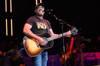 Darius Rucker Was Told By Some Radio Stations Their ‘Audience Would Never Accept A Black Country Singer’ When He Was Starting Out In Genre - etcanada.com - Canada