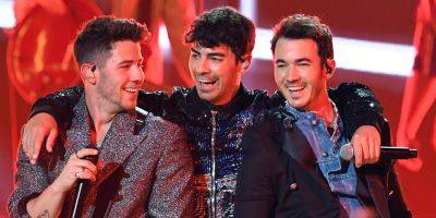 Jonas Brothers Promise Guest Appearances During First Nights of Their Concert - Tease What to Expect - www.justjared.com