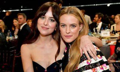 Riley Keough opens up about her teen friendship with Dakota Johnson - us.hola.com - Los Angeles - Hollywood