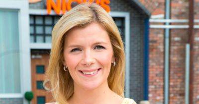 Real life of Coronation Street's Leanne Battersby star Jane Danson - Emmerdale star husband, six-year-old crush, real name and tragic loss - www.manchestereveningnews.co.uk - France