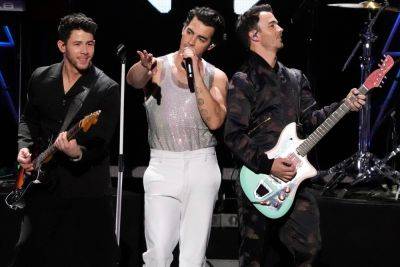 Jonas Brothers Tease ‘Most Ambitious Show We’ve Ever Put On’ As They Embark On Career-Spanning Tour - etcanada.com