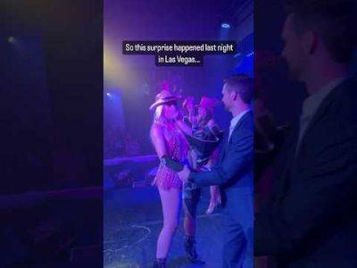This Surprise Proposal Is The Sweetest Thing You Will See Today! Vegas Style! - perezhilton.com