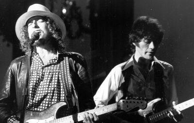 Bob Dylan pays tribute to “lifelong friend” Robbie Robertson - www.nme.com - county Mitchell - county Martin - county Hawkins