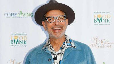 Jeff Goldblum Gushes Over Taylor Swift and Reacts to a Possible Musical Collaboration (Exclusive) - www.etonline.com - Los Angeles - Los Angeles - Hollywood