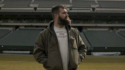 Jason Kelce Documentary ‘Kelce’ Examining Eagles Team Captain’s 2022-23 Season Unveils Prime Video Premiere Date - deadline.com - Minnesota - Philadelphia, county Eagle - county Eagle - Kansas City - city Cincinnati