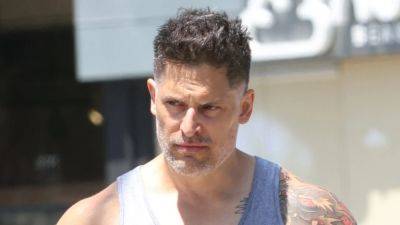 Joe Manganiello Steps Out Sans Wedding Ring for the First Time Since Sofía Vergara Split - www.etonline.com - Los Angeles - Colombia