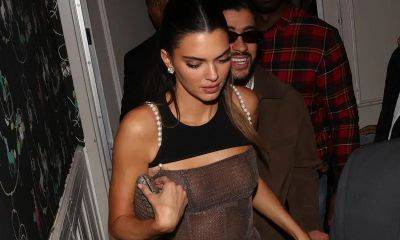 Bad Bunny and Kendall Jenner dance and kiss in Drake concert - us.hola.com - USA - California - city Inglewood