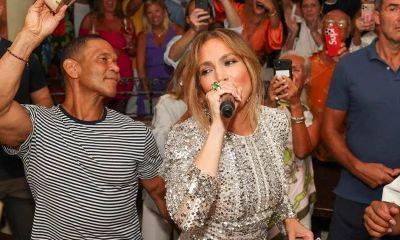 Jennifer Lopez surprises partygoers in Capri with impromptu karaoke - us.hola.com
