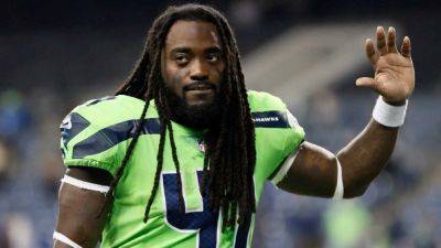 Alex Collins, Former NFL Running Back for Baltimore Ravens and Seattle Seahawks, Dead at 28 - www.etonline.com - Ireland - county Collin - Seattle - state Arkansas