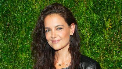 Reformation’s Surprise Sale Includes Katie Holmes's Beloved Jeans - www.glamour.com - Los Angeles