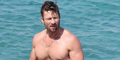 Glen Powell Goes Shirtless During Yacht Day in Mykonos - www.justjared.com - Greece