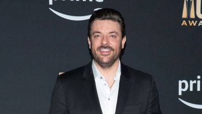 Country Singer Chris Young Shows Off Impressive 60 Pound Weight Loss - www.etonline.com - county Chester - Ohio