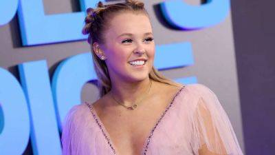 JoJo Siwa Opens Up About Her Dreams to Perform Super Bowl Halftime Show and Become a Mother - www.etonline.com