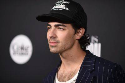 Joe Jonas Honoured On His Birthday By Wife Sophie Turner, Brothers Nick & Kevin - etcanada.com