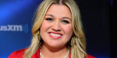 Kelly Clarkson Is Releasing a Deluxe Version of Her Album 'Chemistry' - 1 New Song Features Her Daughter! - www.justjared.com - USA - Las Vegas - New Jersey