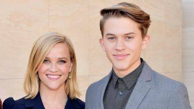 Reese Witherspoon Shares Pics With Her Two Sons as She Reflects on Major Life Change - www.etonline.com - Tennessee