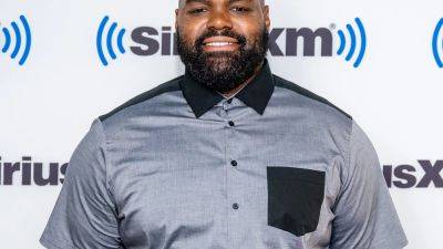 What Michael Oher Wrote About Tuohy Family Conservatorship in His 2011 Book - www.etonline.com - Tennessee