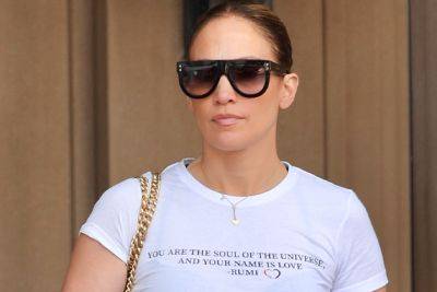 Jennifer Lopez Steps Out In White T-Shirt With Rumi Quote – Get More Tees With Persian Poet’s Quotes - etcanada.com - Italy - Canada - Iran