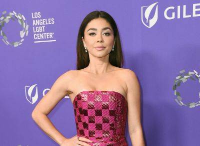 Sarah Hyland Claims ‘Modern Family’ Producers ‘Insisted’ She Wear High Heels During Gout Attack: ‘The Most Excruciating Pain’ - etcanada.com