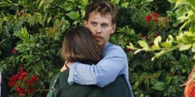 Austin Butler Gives Kaia Gerber A Long Hug After Dinner With Friends - www.justjared.com - Los Angeles - Malibu - county Butler - Indiana