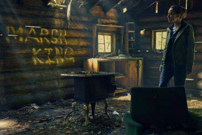 ‘The Marsh King’s Daughter’ Trailer: Daisy Ridley & Ben Mendelsohn Star In Survivalist Family Thriller On October 6 - theplaylist.net