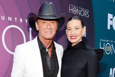 Tim McGraw And Faith Hill Stun On Red Carpet At ACM Honors 2023 - etcanada.com - Canada - Nashville