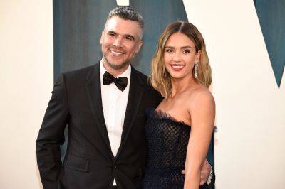 Jessica Alba’s Husband Cash Warren Reveals They Briefly Broke Up Early On In Their Relationship Over Him ‘Feeling Jealous All The Time’ - etcanada.com
