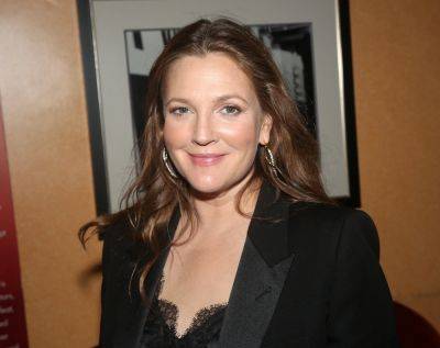 Drew Barrymore’s Alleged Stalker Arrested After ‘Going Door To Door’ Searching For Her Home - etcanada.com - New York - county Southampton - Chad - county Long
