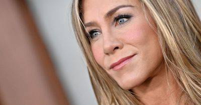 Jennifer Aniston says peptides are the secret to her youthful glow – shop products from £9 - www.ok.co.uk