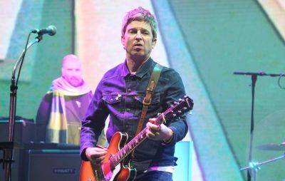 Noel Gallagher explains the “crucial” positioning of his guitar - www.nme.com - city Columbia