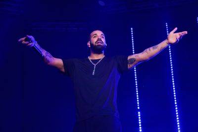 Drake Fans React To Rapper Not Dropping New Album Friday - etcanada.com - New York