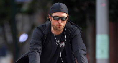 Robert Pattinson Goes for Afternoon Bike Ride Around in NYC - www.justjared.com - New York